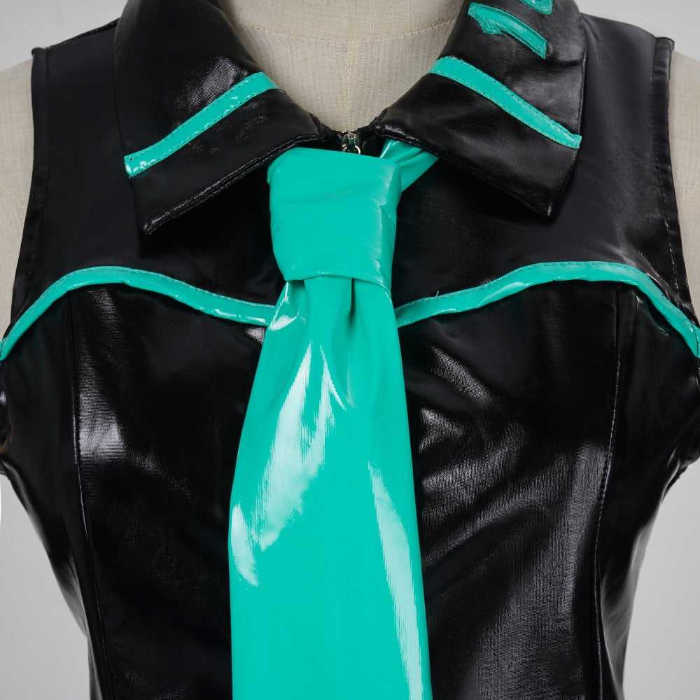 Hatsune Miku black cosplay costume collar and tie detail