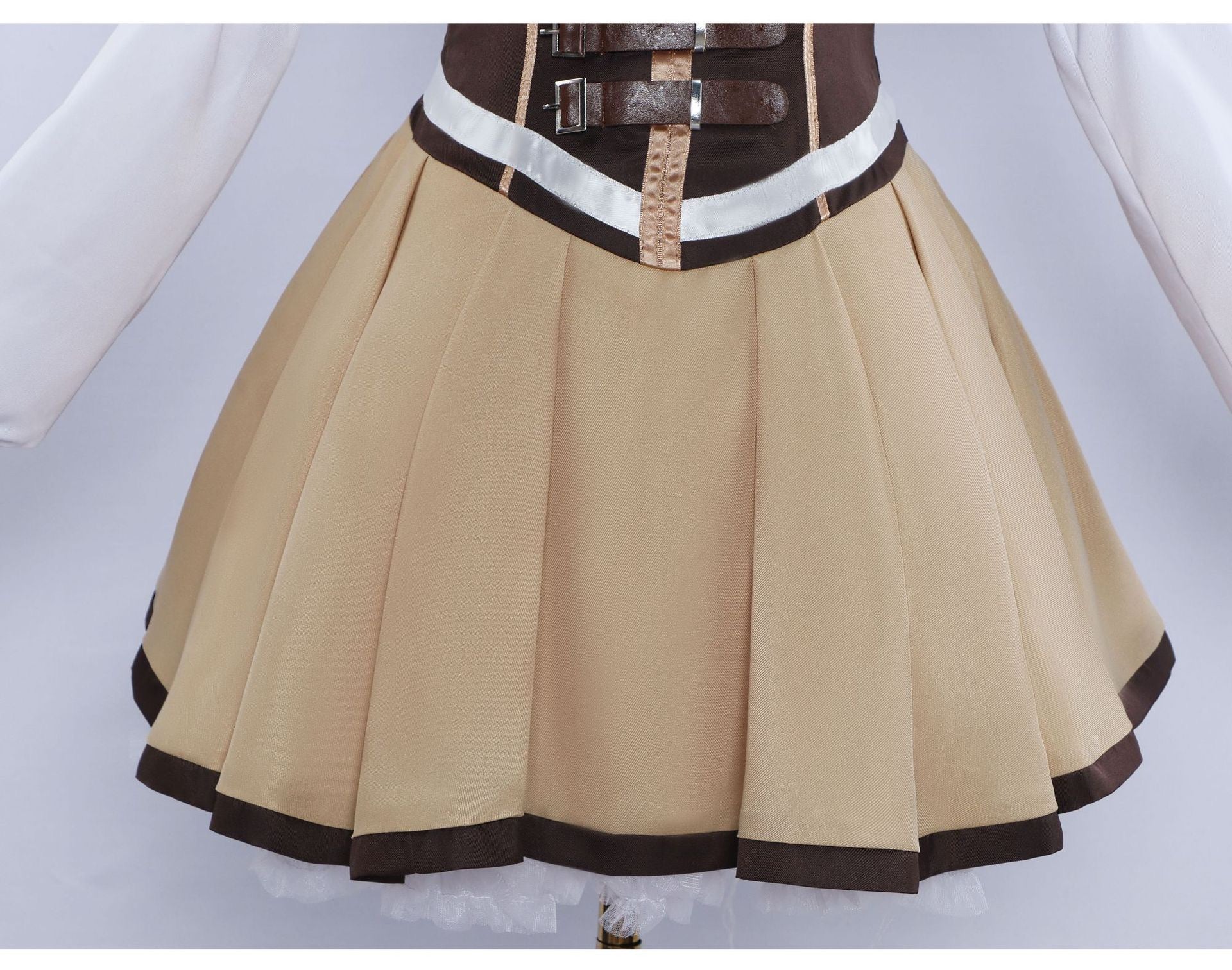 anime madoka magica tomoe mami cosplay pleated skirt close up